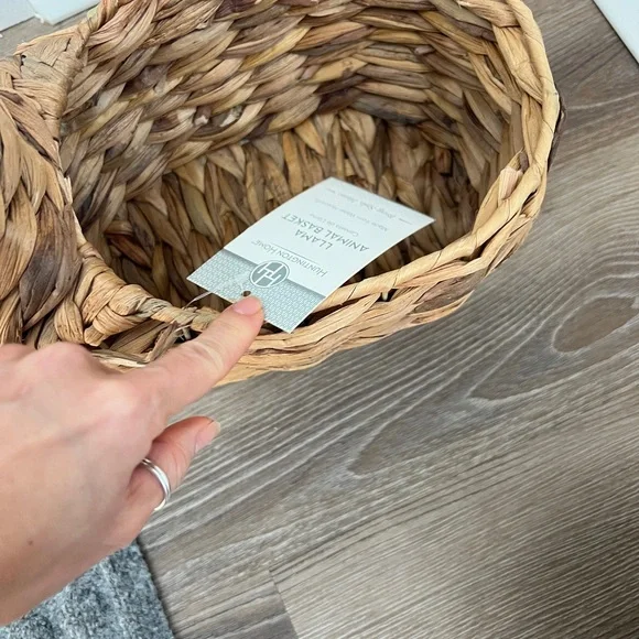 Llama 🦙 Wicker Plant Basket NWT - Picture 3 of 4